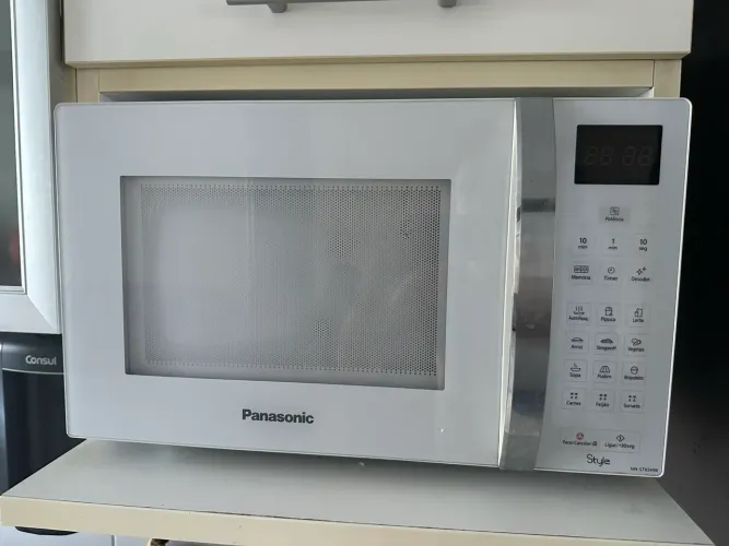 Vendo ou troco microondas Panasonic 21L