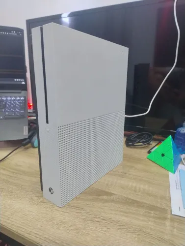 Xbox one s semi novo