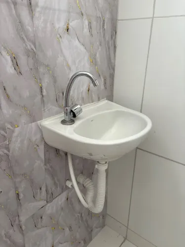 Vendo lavatório suspenso