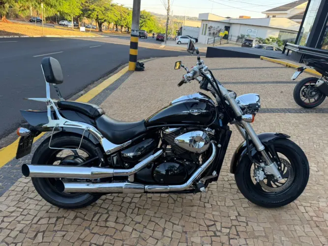SUZUKI BOULEVARD M 800
