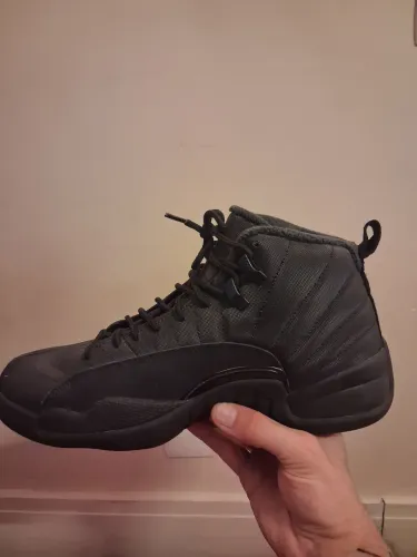 AIR JORDANS 12 RETRÔ BLACK
