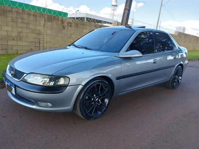 Chevrolet Vectra CD 2.2 16V / 2.0 16V Mec./aut. 1997