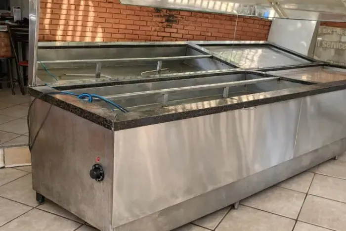 Balcão Buffet Refrigerado em Inox com Vidro - Ideal para Self-Service e Restaurantes (Usad
