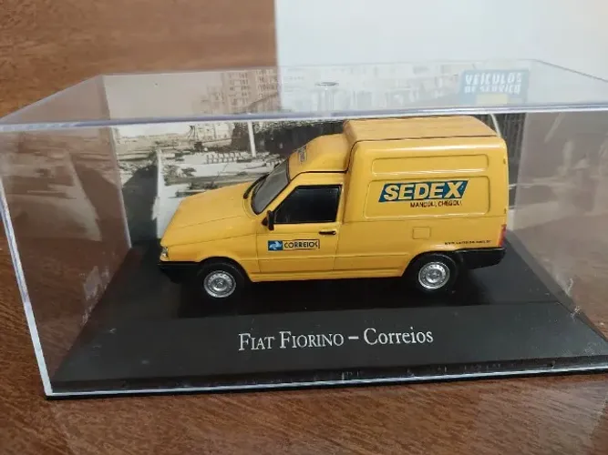Miniaturas de carros de serviço
