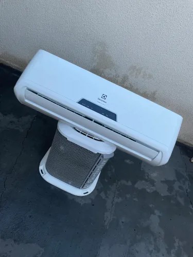 AR CONDICIONADO SEMI NOVO ELECTROLUX 9000BTUS