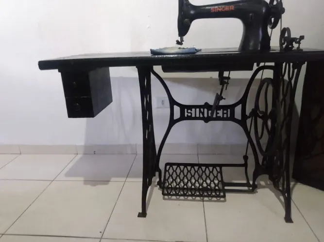 Máquina de costura singer referência 3117