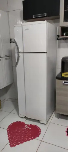 Geladeira DAKO 337 LT conservada 