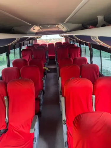 Microônibus em perfeito estado DW9