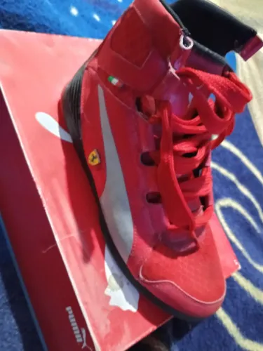 Bota Ferrari modelo piloto