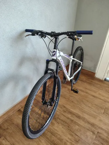 Bike Aro 29 freio a disco