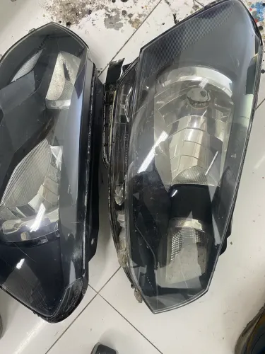 Vendo par de farol , Vendo par de faróis , serve no gol, g5,g6, fox e saveiro 