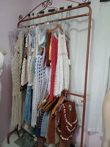 Arara de roupa para loja