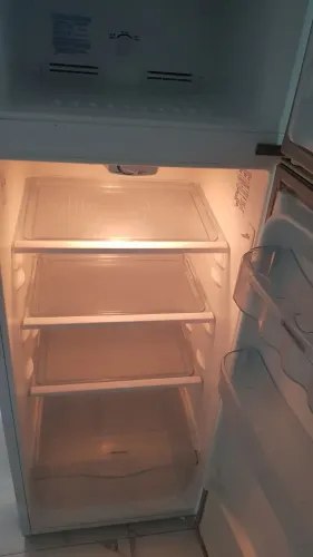 Geladeira a venda