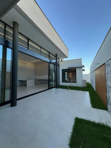 Ponta Negra - Quinta das Marinas com 2 suítes, térrea, casa nova