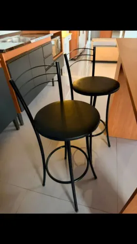 Banquetas pretas novas
