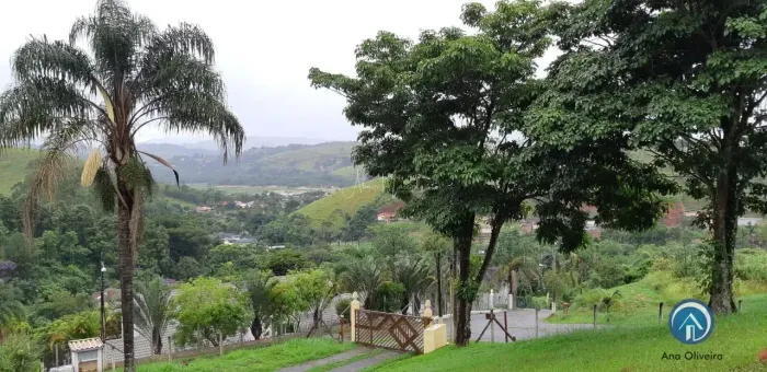Casa Térrea de 480m² no condomínio Village Alpino com 3 suítes no bairro dos Freitas em SJ
