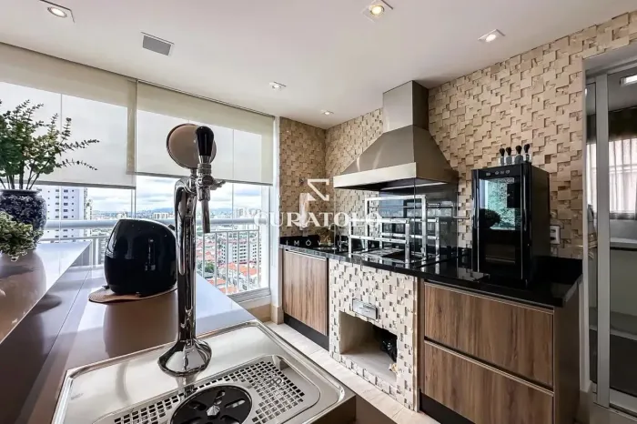 Apartamento à venda de 2 quartos sendo 1 suíte, com 1 vaga, na Mooca, em São Paulo.