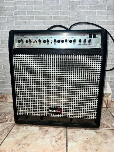 Caixa de Som Amplificada Loudvox LM 500 + Microfone Lyco SM58