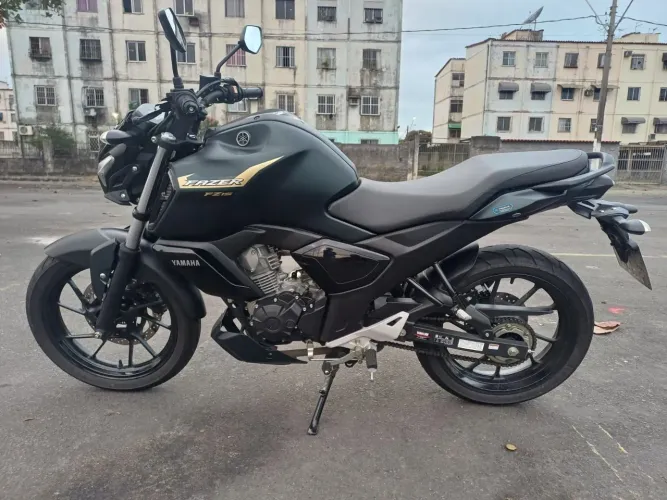 Yamaha FZ15 Connected flex. 2025. 4200km rodados. R$ 21.500,00
