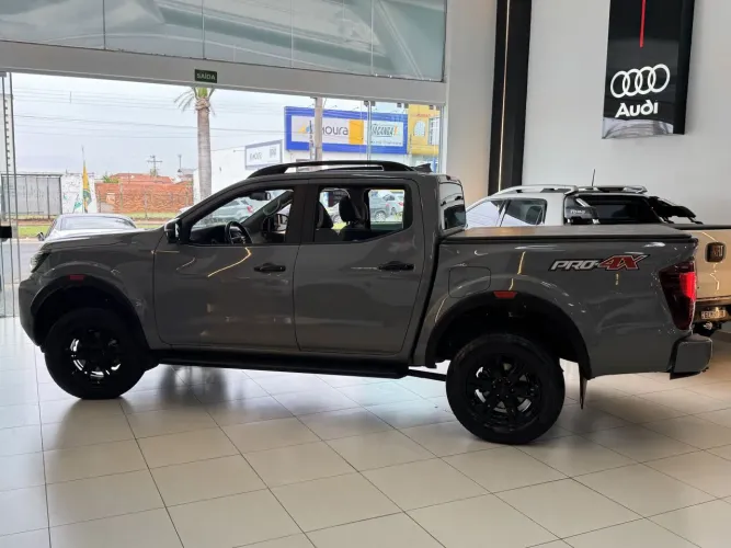 Nissan Frontier Pro4x CD 4X4 2.3 Bi-TB Die. AUT 2023