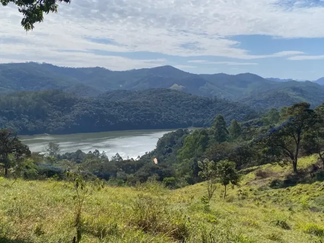 Chácara em Nazaré Paulista 20.000 m² | Pé na Represa - SP