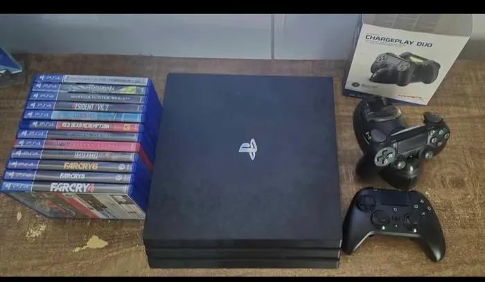 PS4 Pro 1TB + 12 jogos com controle + suporte de carregador para controle original 