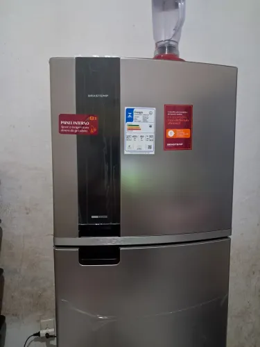 Vendo uma geladeira brastemp 385 litro uma semana de uso novo ainda no plástico