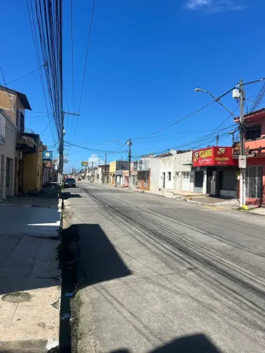 VENDO PRÉDIO COMERCIAL NA AVENIDA PRINCIPAL!