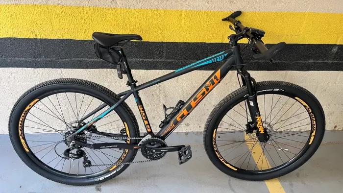 Bicicleta GTS M1 muito nova