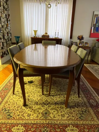 Mesa de Jantar Oval com 6 Cadeiras