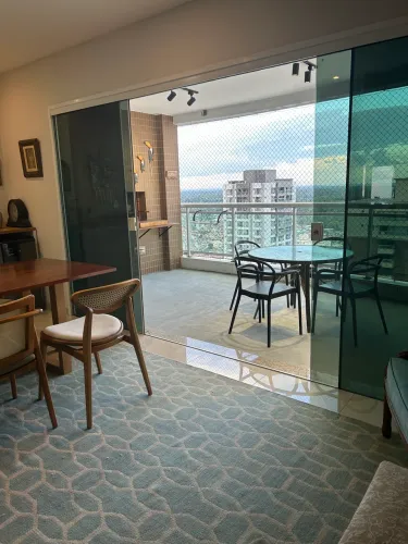 Excelente apartamento na Eneias Pinheiro