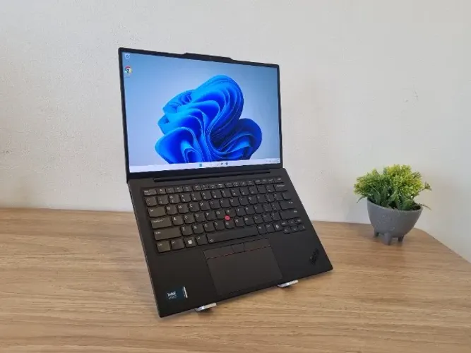 Notebook Lenovo ThinkPad X1 Gen 12| Intel Core Ultra | 512GB SSD | 32GB LPDDR5X | 14