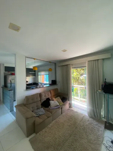 Aluga-se Casa Ampla com Garagem