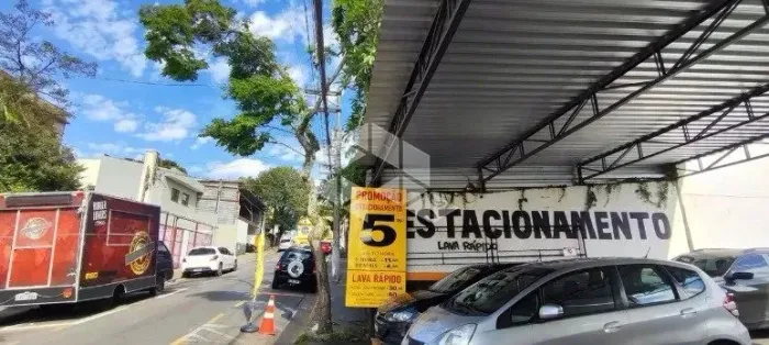 Estacionamento e Lava Rápido com 300m² - bem localizado