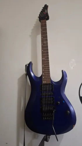 Guitarra xcort floyd rose
