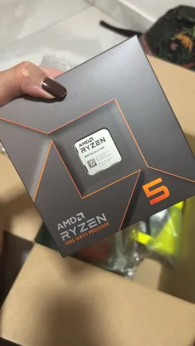 Kit Placa mãe A620M + Ryzen 5 7600