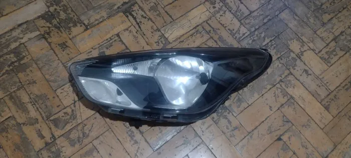 Farol dianteiro Ford ka