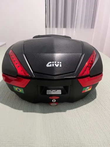 Baú givi + base + encosto