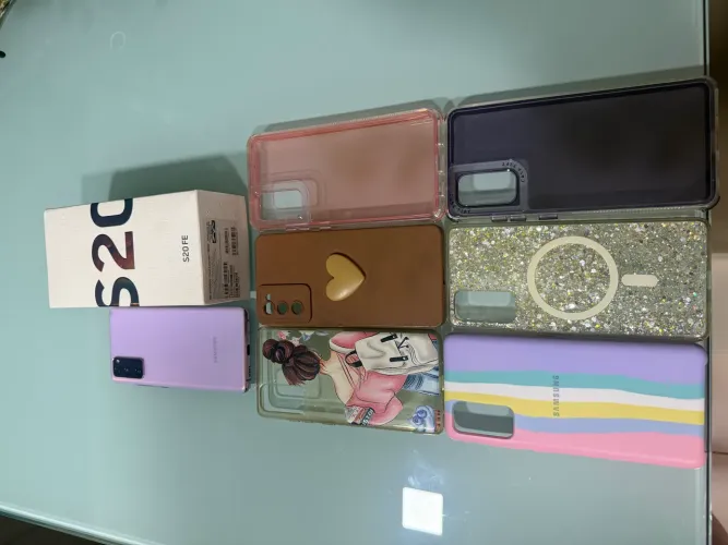 Samsung Galaxy S20 FÉ + Caixa 