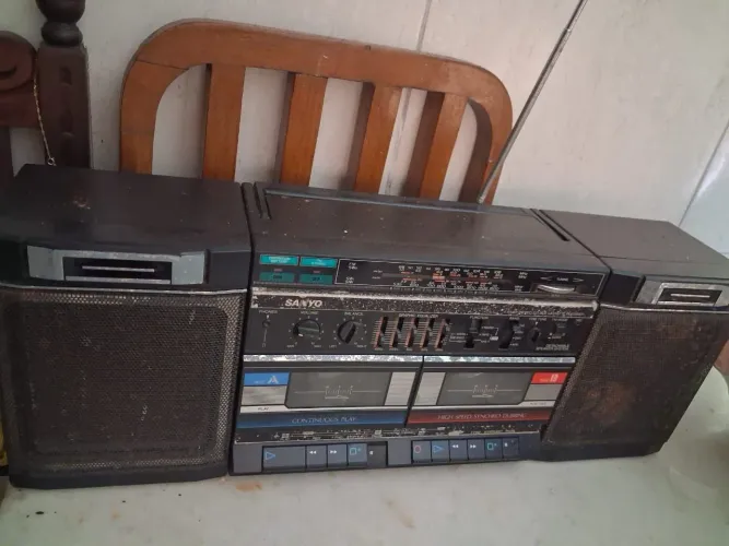 Rádio Sanyo Vintage 1980
