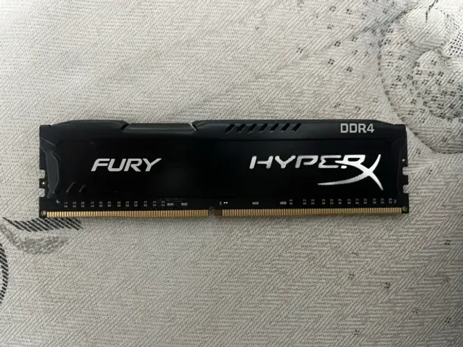 Duas Memória ram ddr4 hyperx 8GB