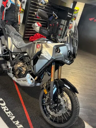 AFRICA TWIN ADVENTURE SPORTS DCT - Lançamento 2026