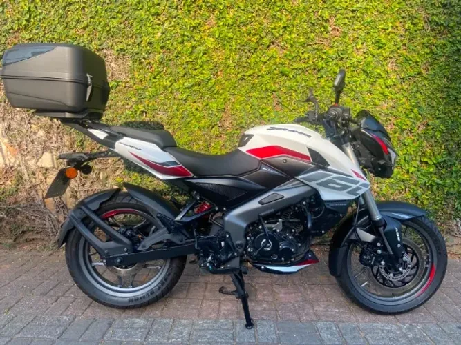 Bajaj DOMINAR 160 2026