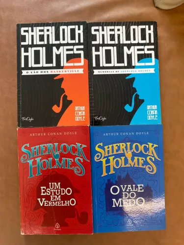 Livros do Sherlock Holmes em perfeito estado