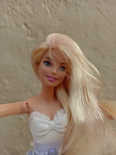 Boneca Barbie Dreamtopia Princesa Vestido Mágico