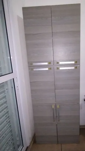 Armário multiuso 