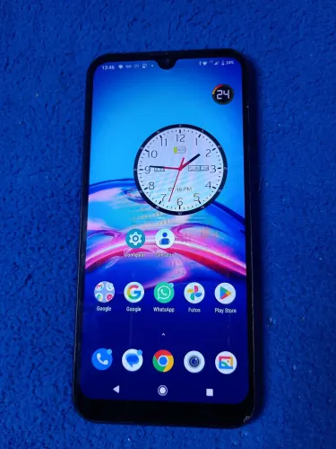 Celular Motorola moto e6s 64 gigas 4 giga RAM.