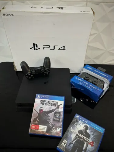 Playstation 4 slim