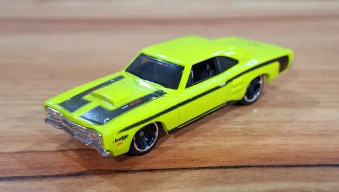 Hot Wheels '69 Dodge Coronet Super Bee - Muscle Mania Series 2011 (Loose)