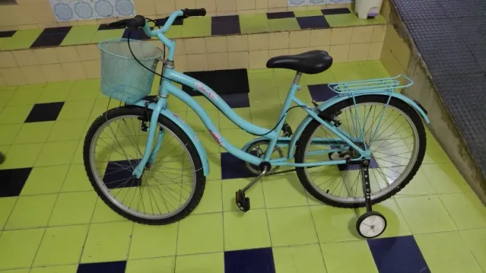 Bicicleta feminina estilo retrô aro 20